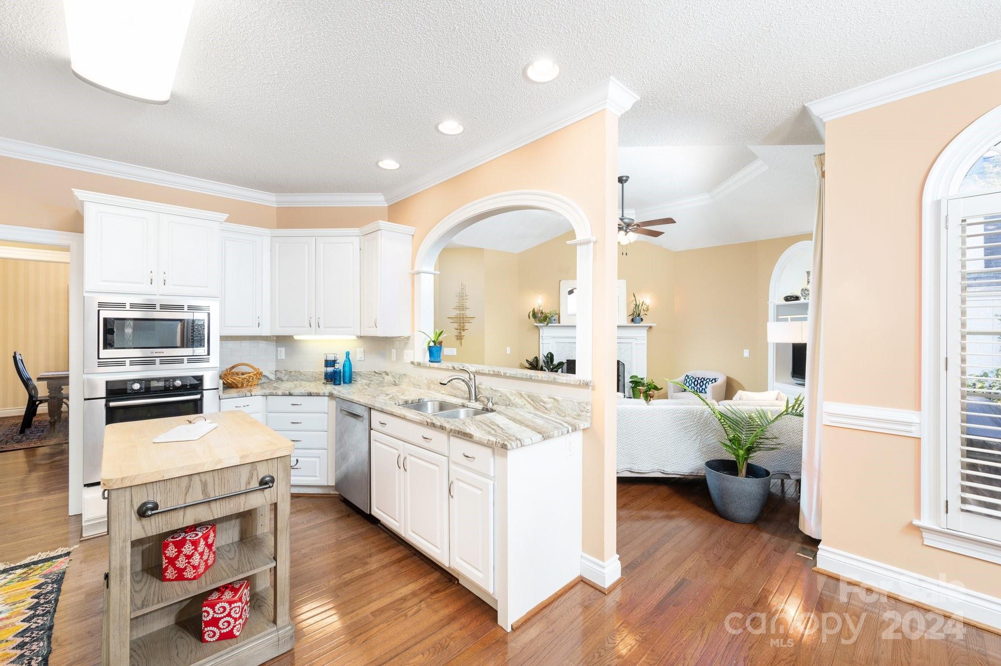 38 Tiverton Lane Asheville NC 28803