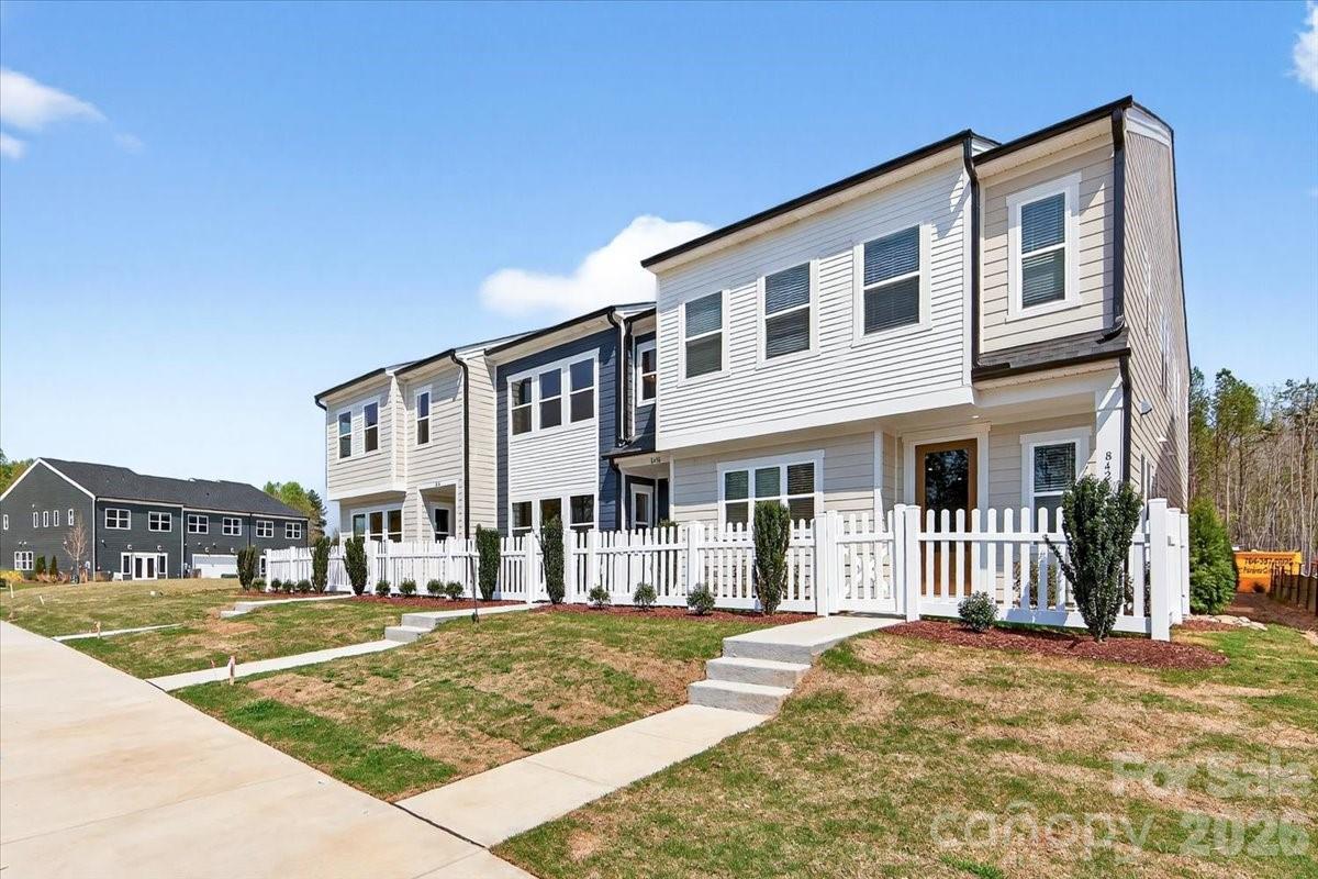 8426 Discovery Lane Charlotte NC 28216