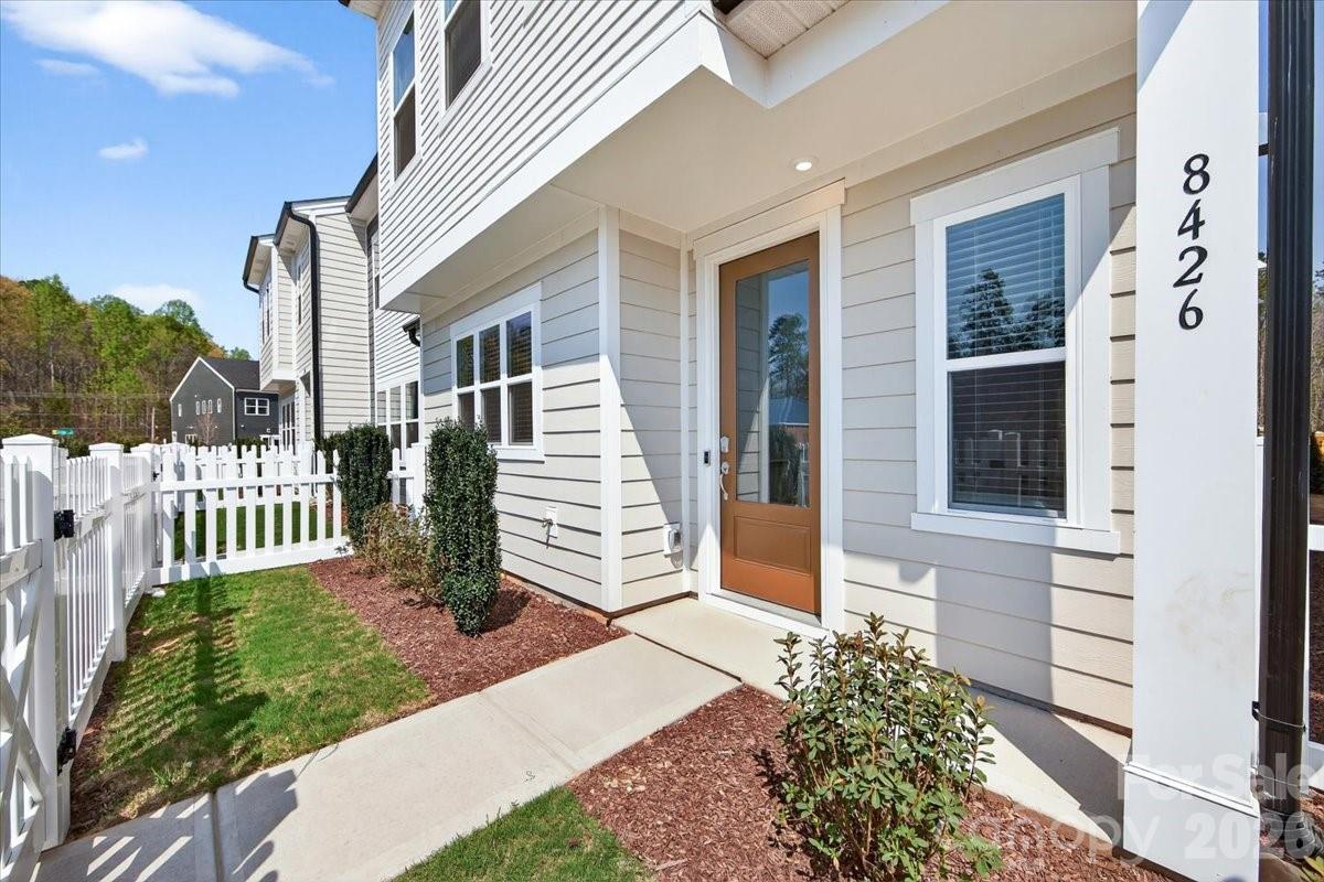 8426 Discovery Lane Charlotte NC 28216