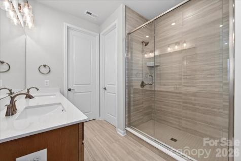 8426 Discovery Lane Charlotte NC 28216