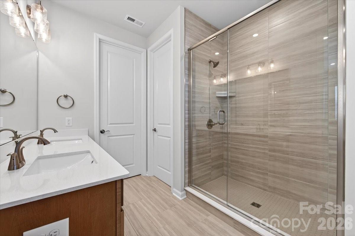 8426 Discovery Lane Charlotte NC 28216