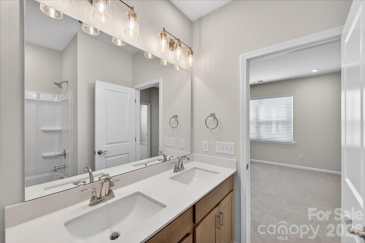 8426 Discovery Lane Charlotte NC 28216