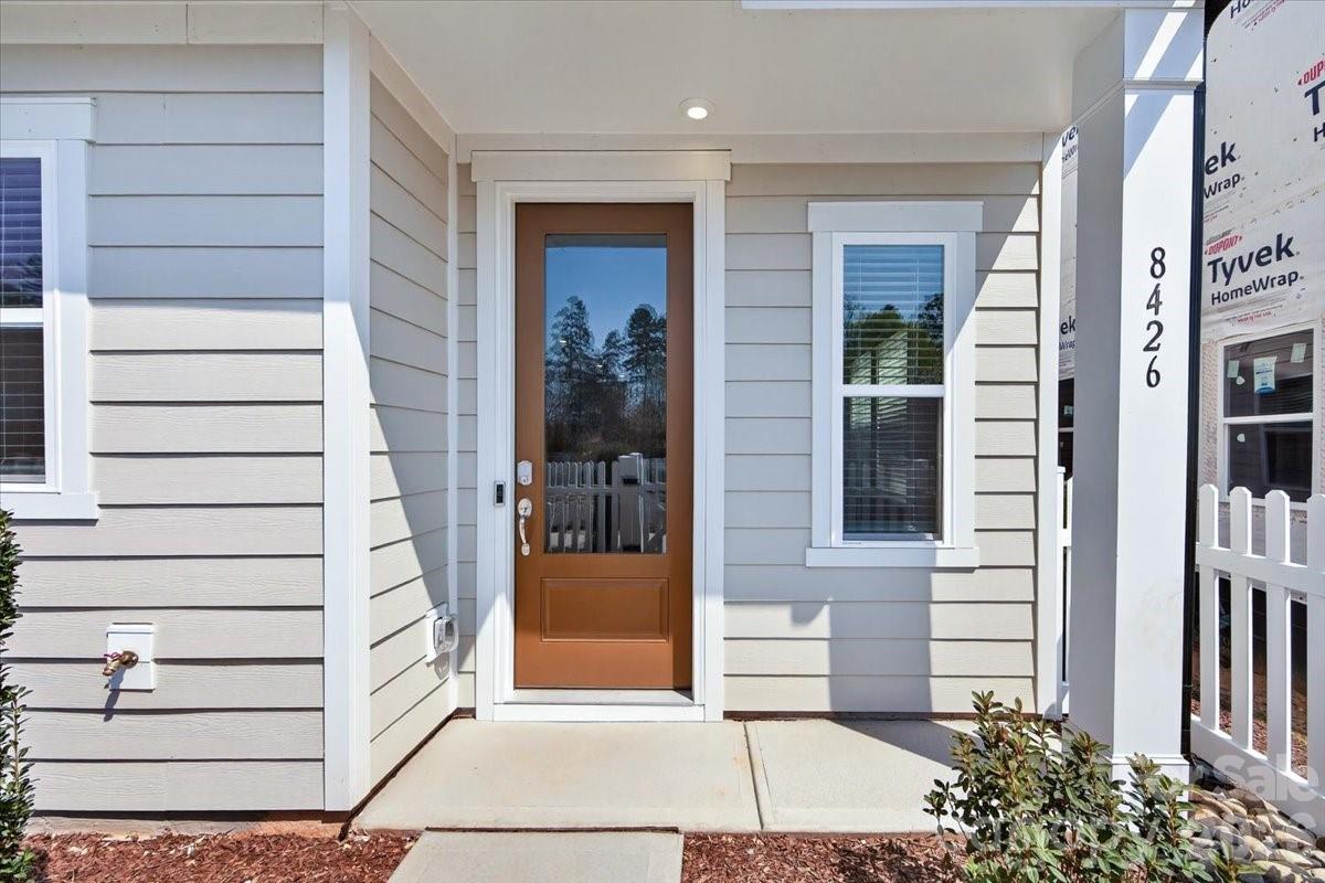 8426 Discovery Lane Charlotte NC 28216