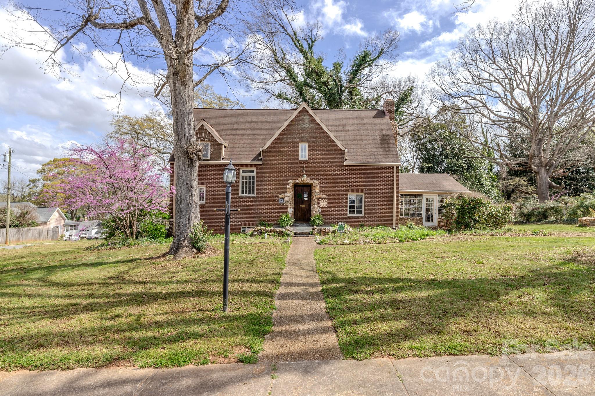 210 N Gaston Street Kings Mountain NC 28086