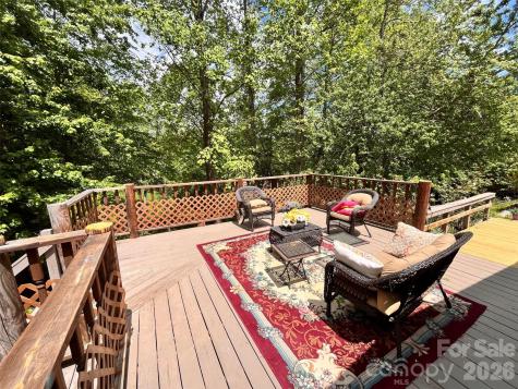 18 Henry White Lane Leicester NC 28748