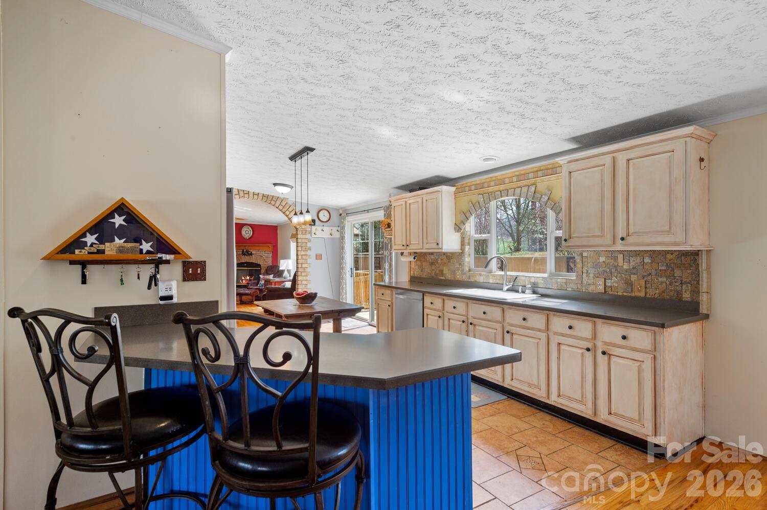 18 Henry White Lane Leicester NC 28748