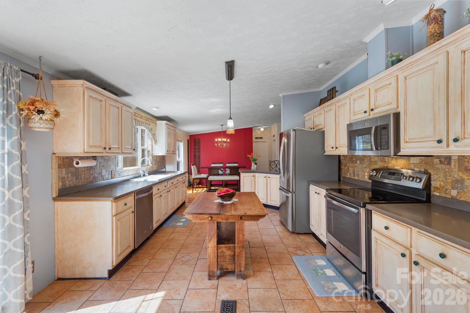 18 Henry White Lane Leicester NC 28748