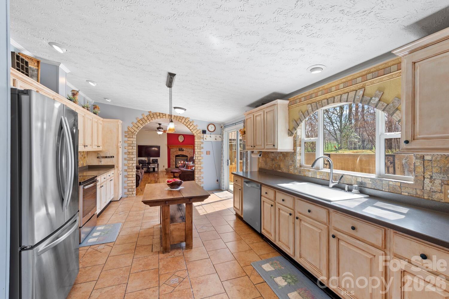 18 Henry White Lane Leicester NC 28748
