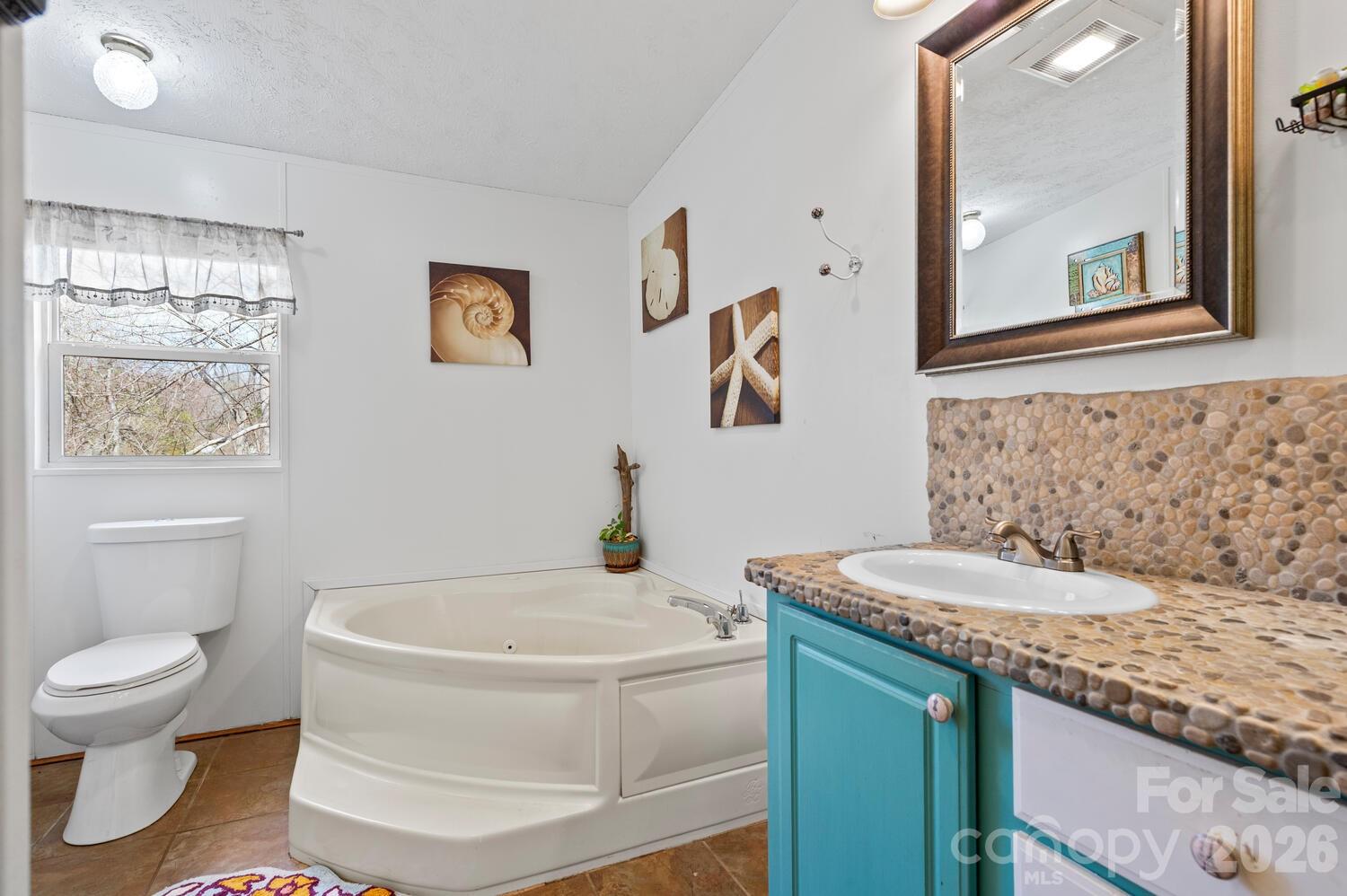 18 Henry White Lane Leicester NC 28748
