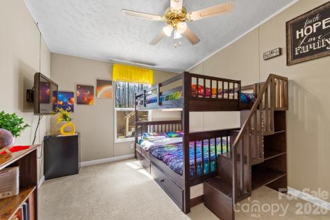 18 Henry White Lane Leicester NC 28748