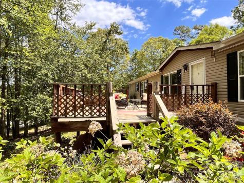 18 Henry White Lane Leicester NC 28748