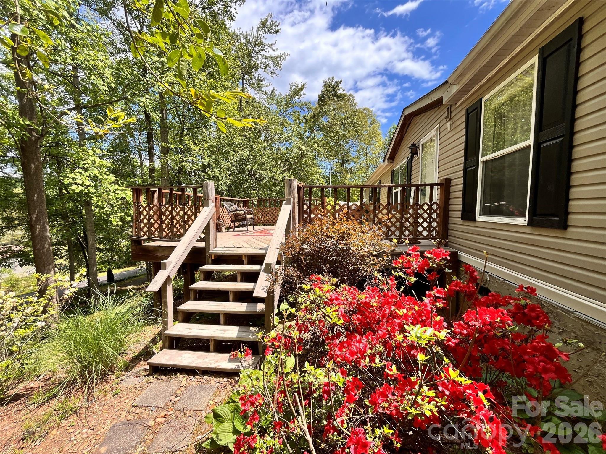 18 Henry White Lane Leicester NC 28748