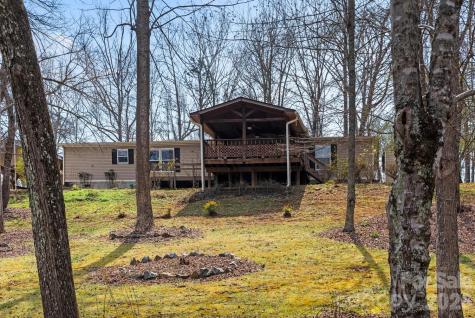 18 Henry White Lane Leicester NC 28748