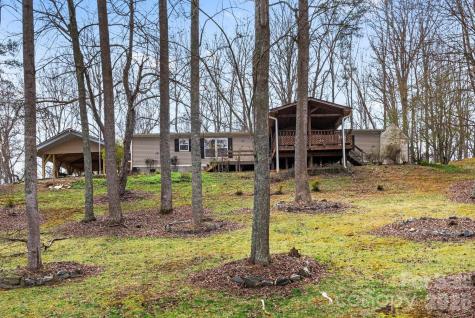 18 Henry White Lane Leicester NC 28748