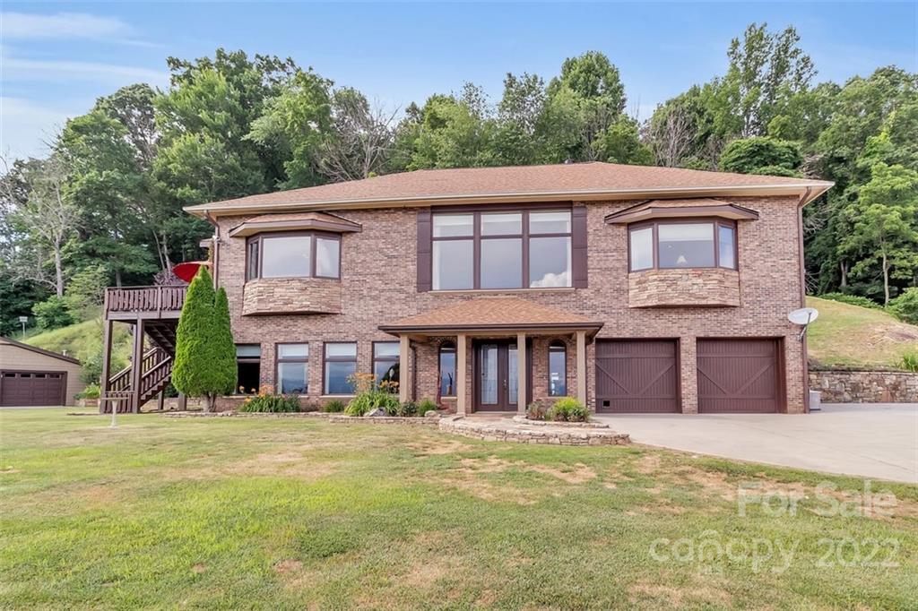 1445 Grandeur Heights Clyde NC 28721