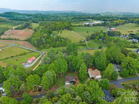 112 Chestnut Lane Hendersonville NC 28792