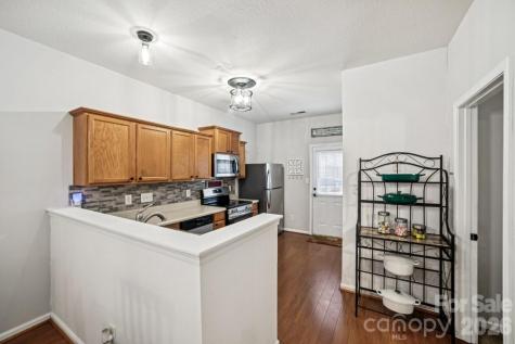 2731 Meadow Knoll Drive Charlotte NC 28269