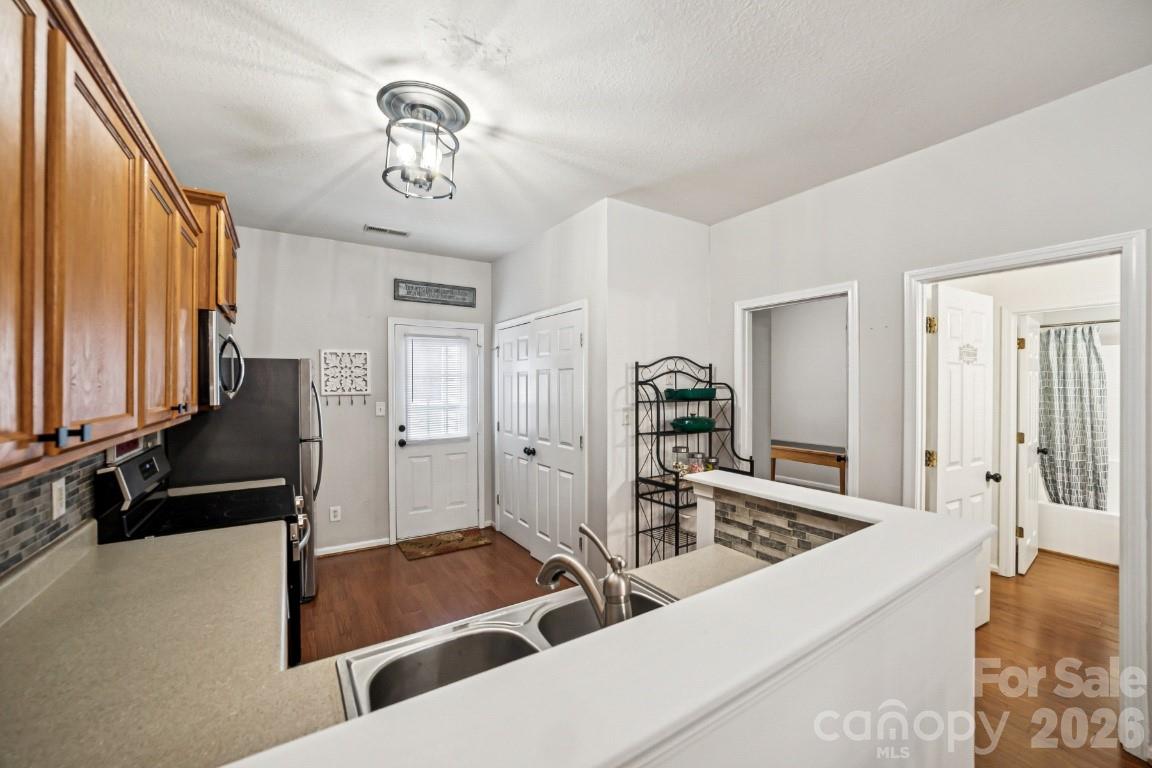 2731 Meadow Knoll Drive Charlotte NC 28269