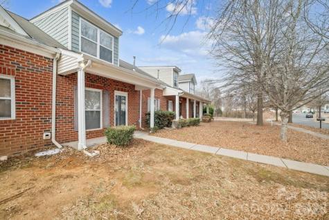 2731 Meadow Knoll Drive Charlotte NC 28269