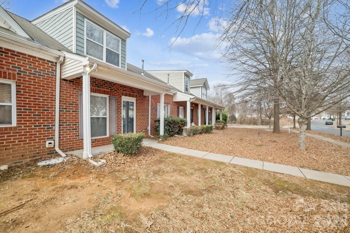2731 Meadow Knoll Drive Charlotte NC 28269