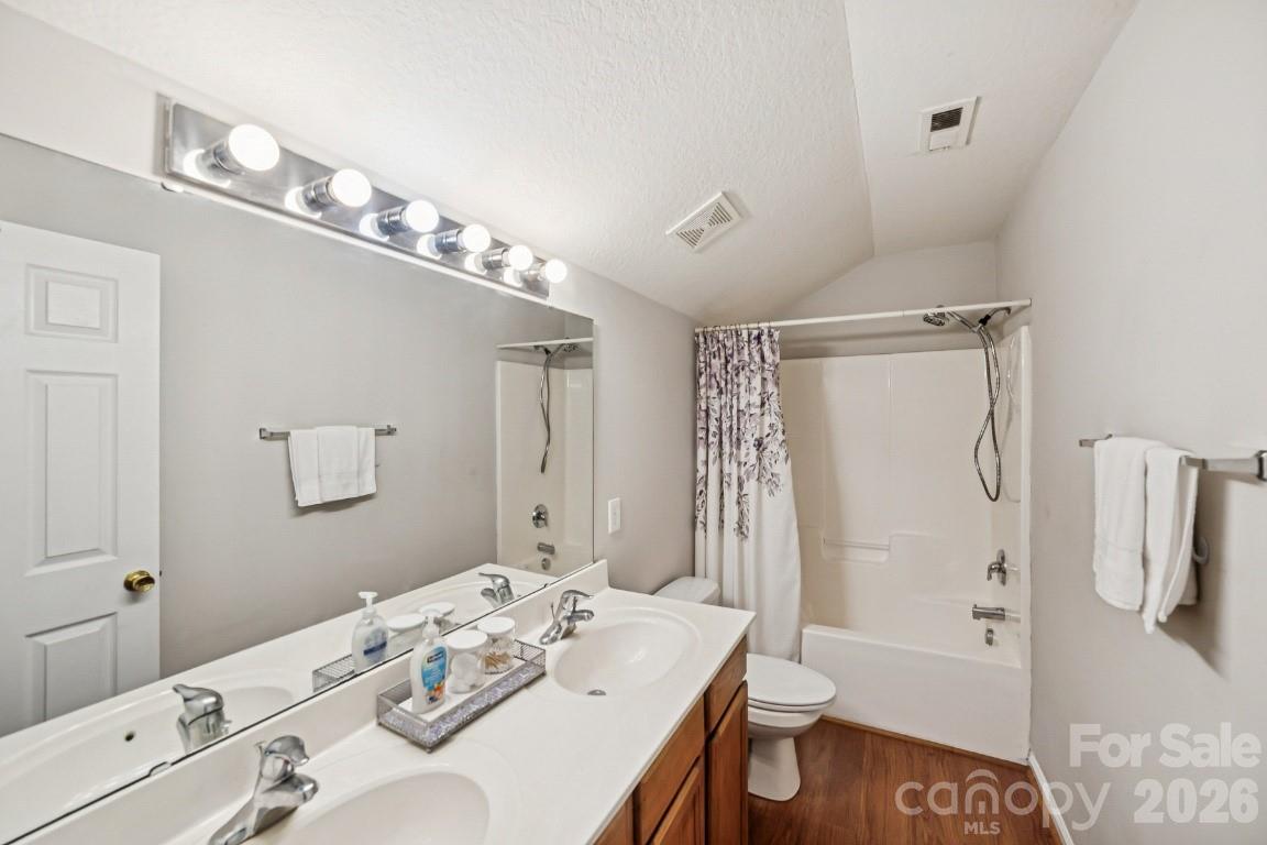 2731 Meadow Knoll Drive Charlotte NC 28269