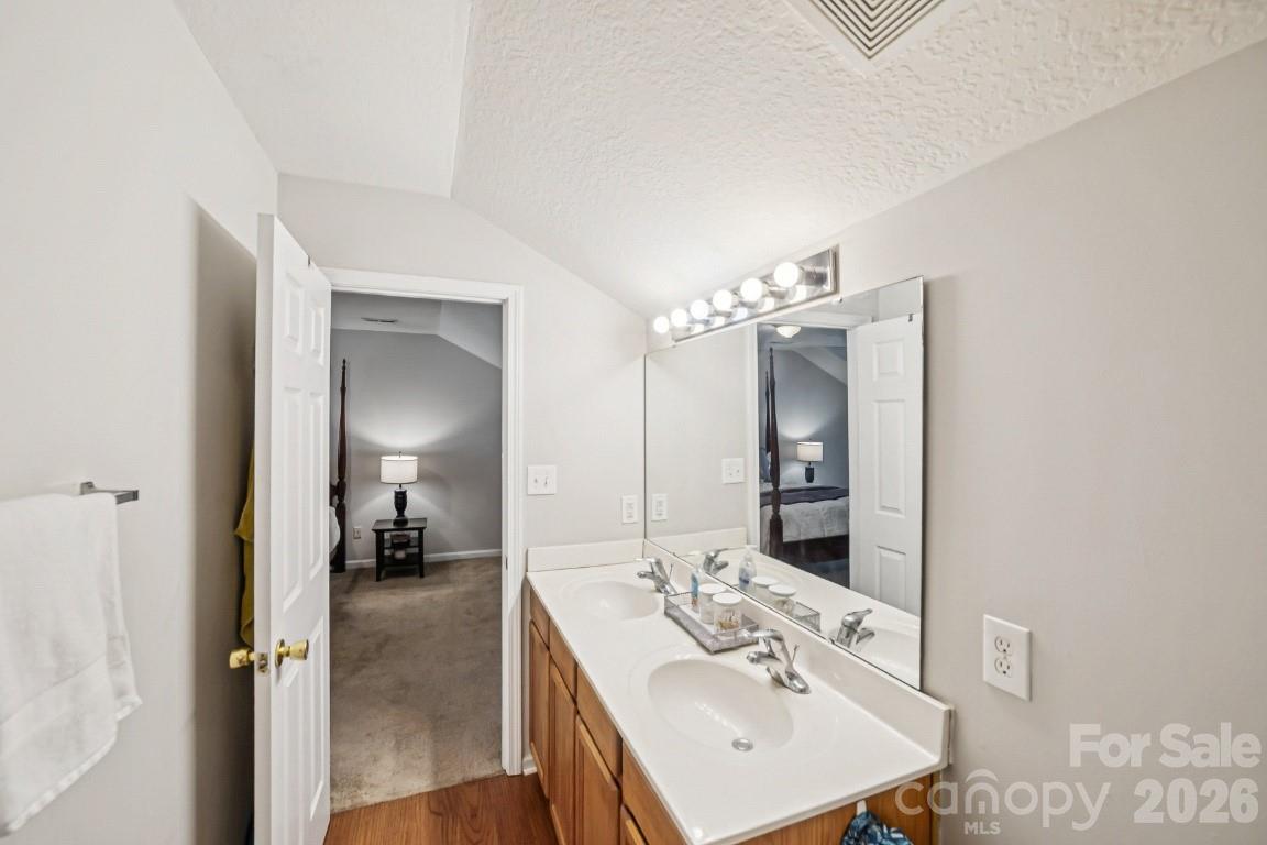 2731 Meadow Knoll Drive Charlotte NC 28269
