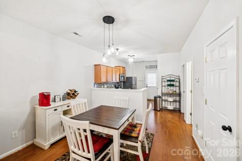 2731 Meadow Knoll Drive Charlotte NC 28269
