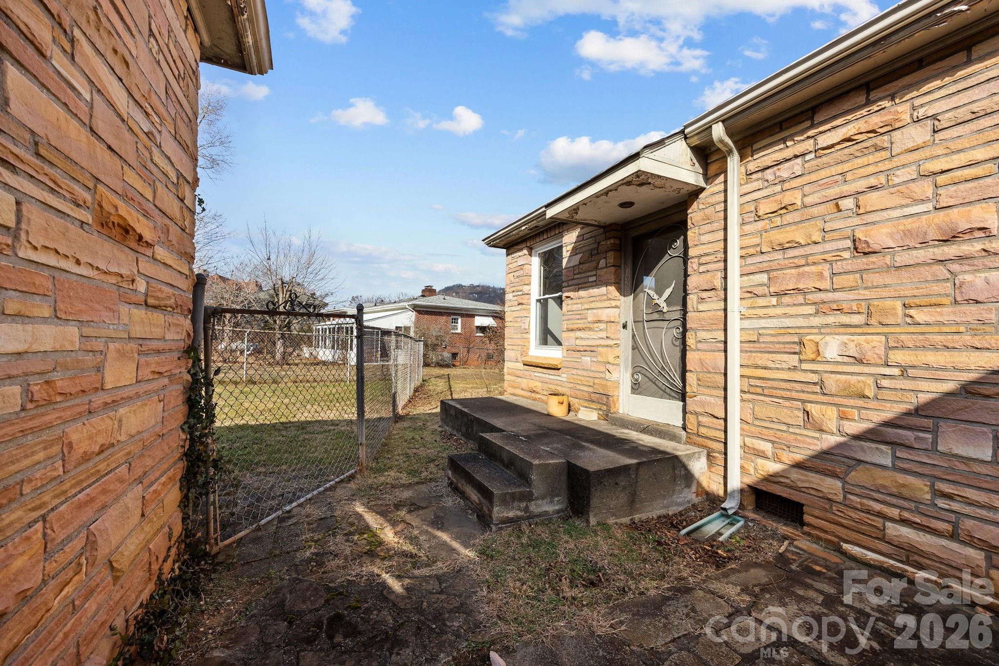 21 Edgewater Lane Asheville NC 28804