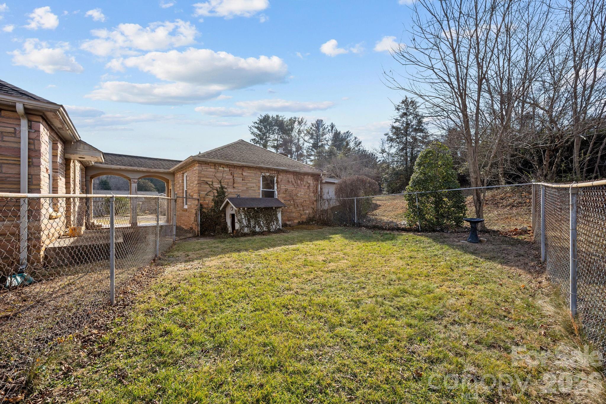 21 Edgewater Lane Asheville NC 28804