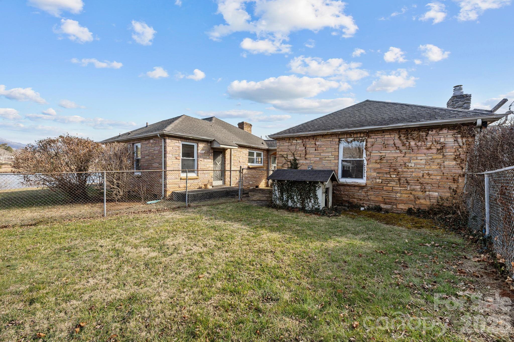 21 Edgewater Lane Asheville NC 28804