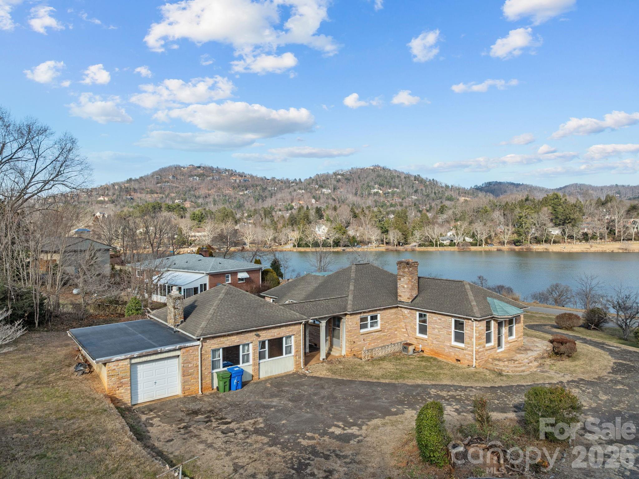 21 Edgewater Lane Asheville NC 28804