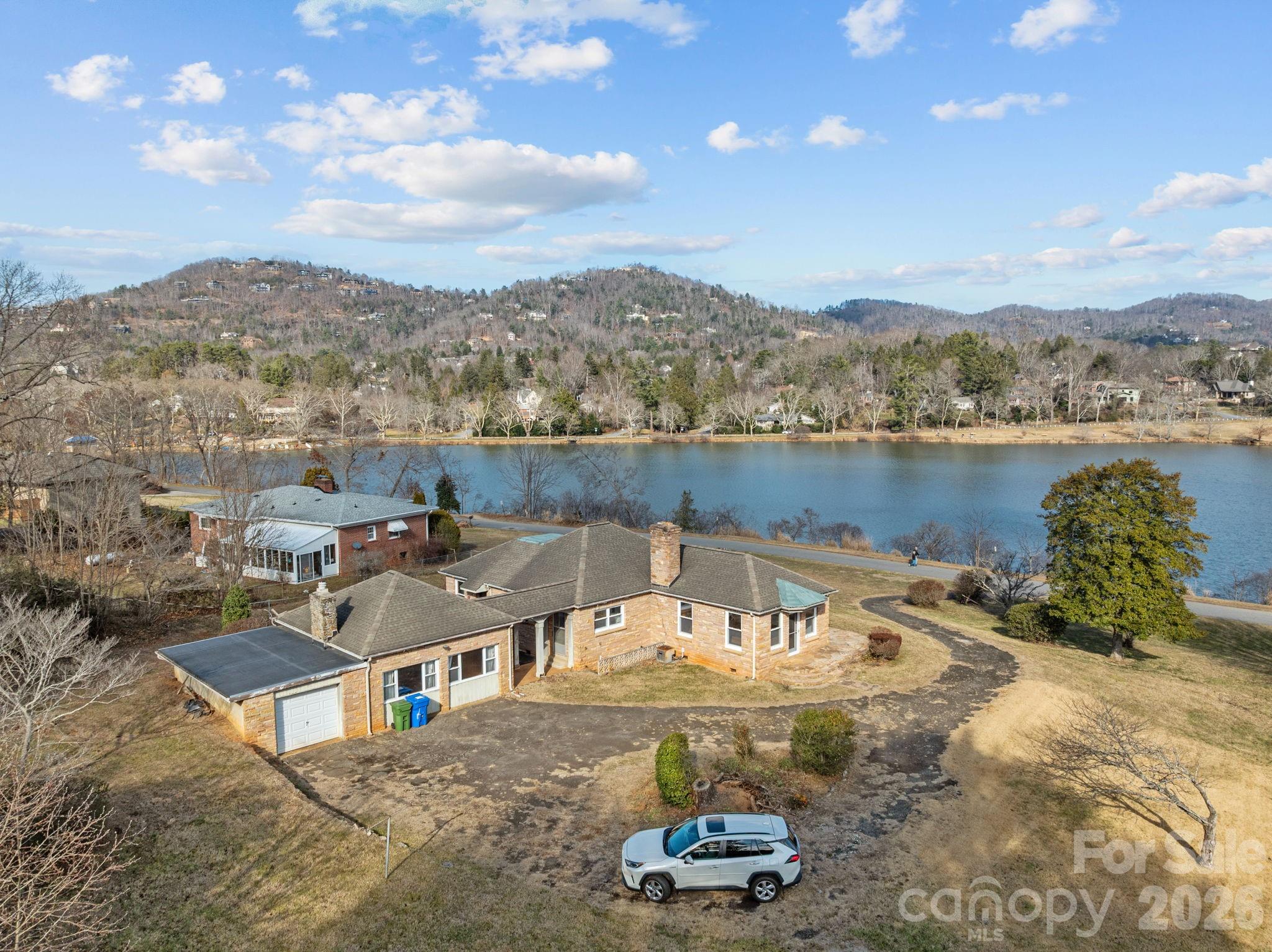 21 Edgewater Lane Asheville NC 28804