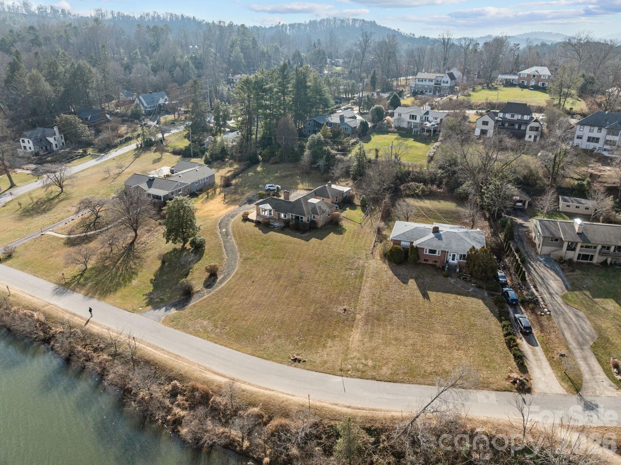 21 Edgewater Lane Asheville NC 28804