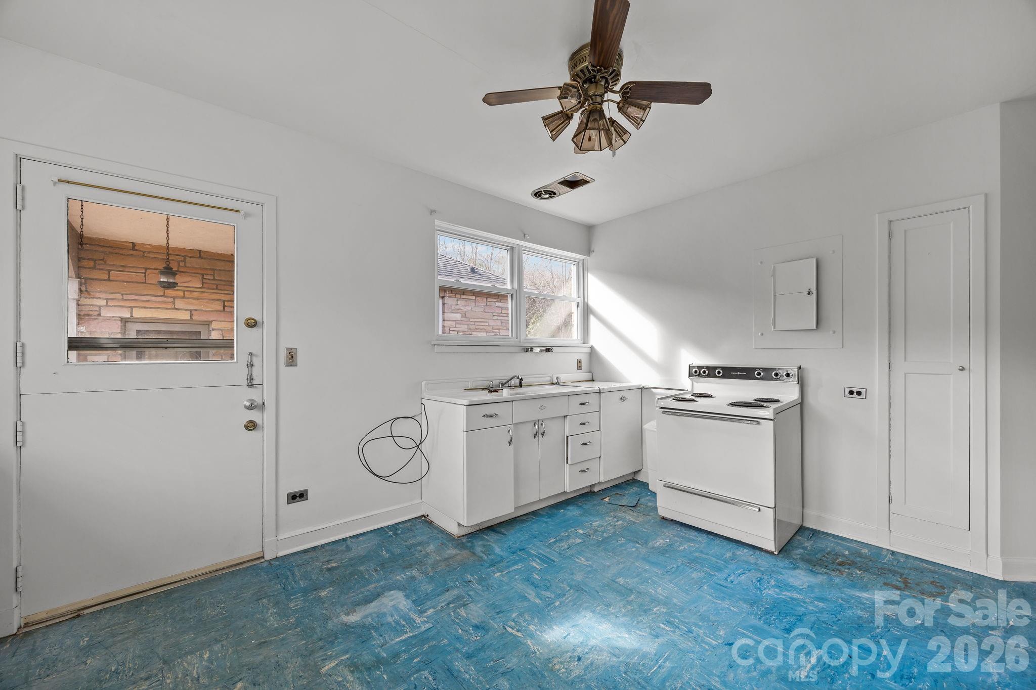 21 Edgewater Lane Asheville NC 28804