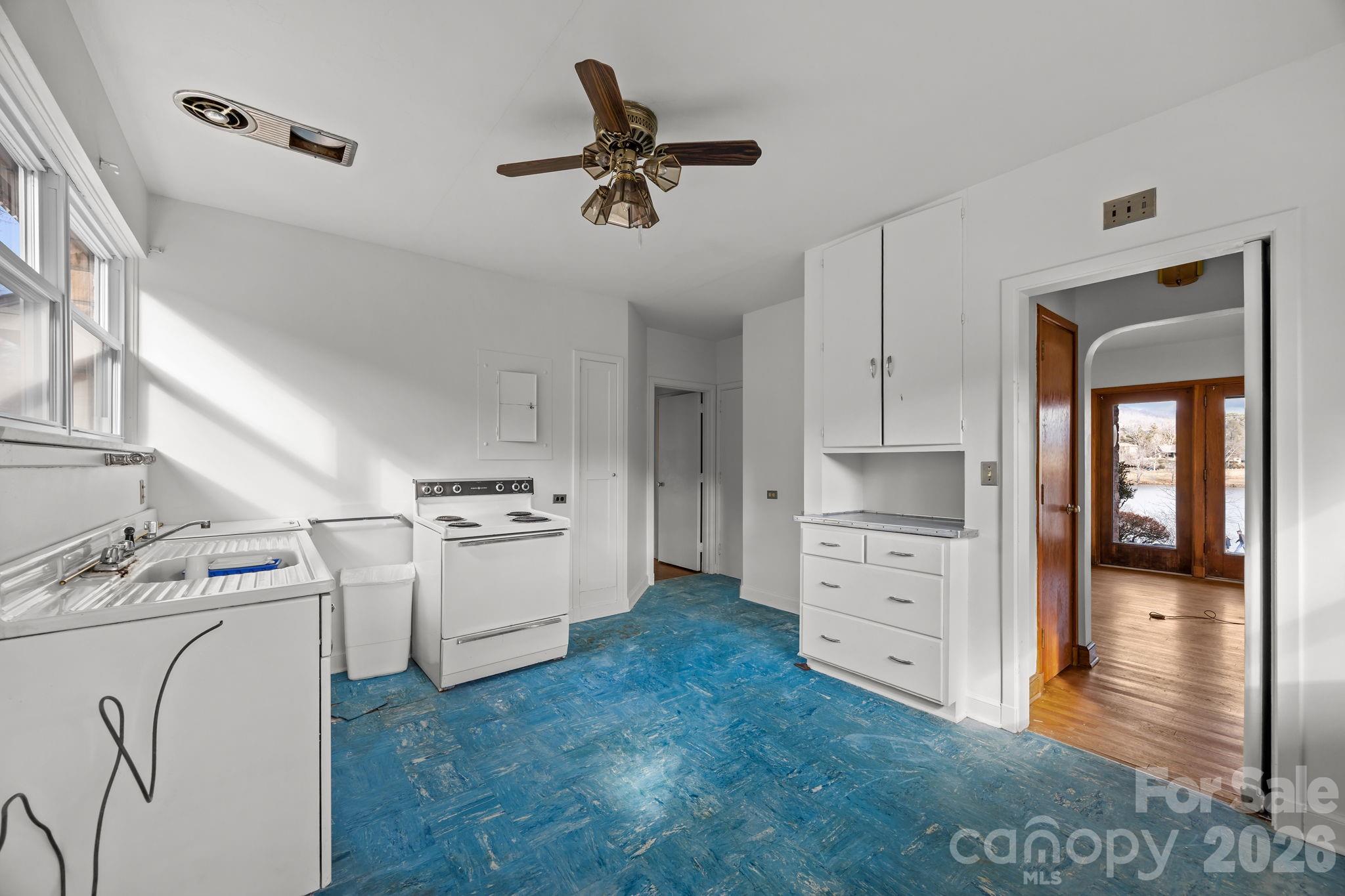 21 Edgewater Lane Asheville NC 28804