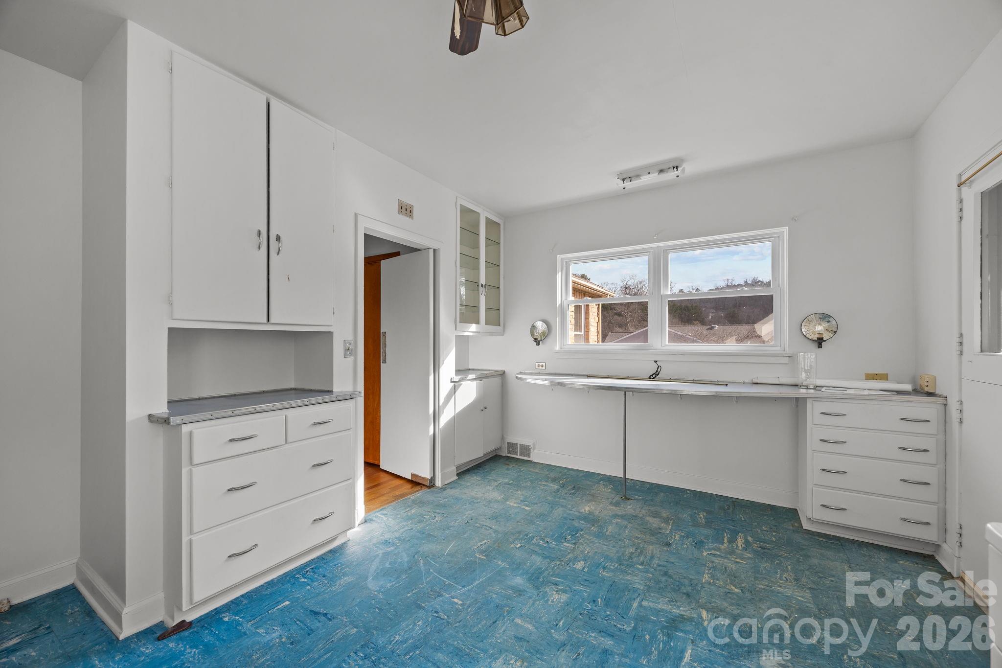 21 Edgewater Lane Asheville NC 28804