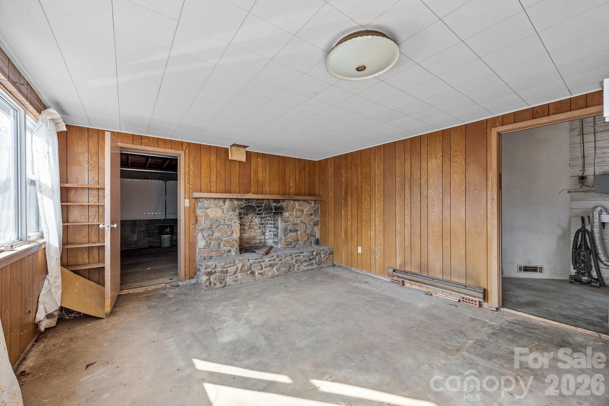 21 Edgewater Lane Asheville NC 28804