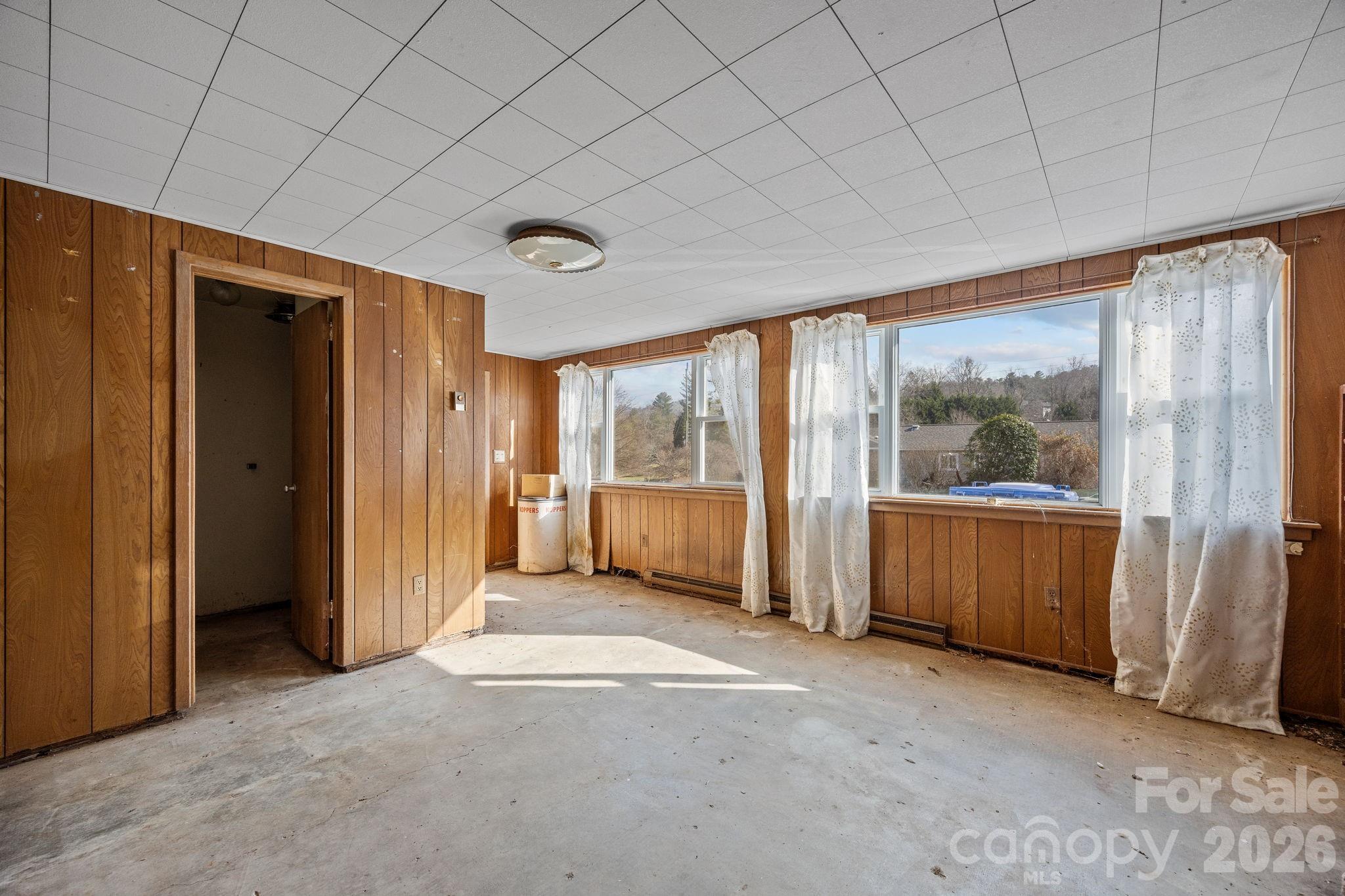 21 Edgewater Lane Asheville NC 28804