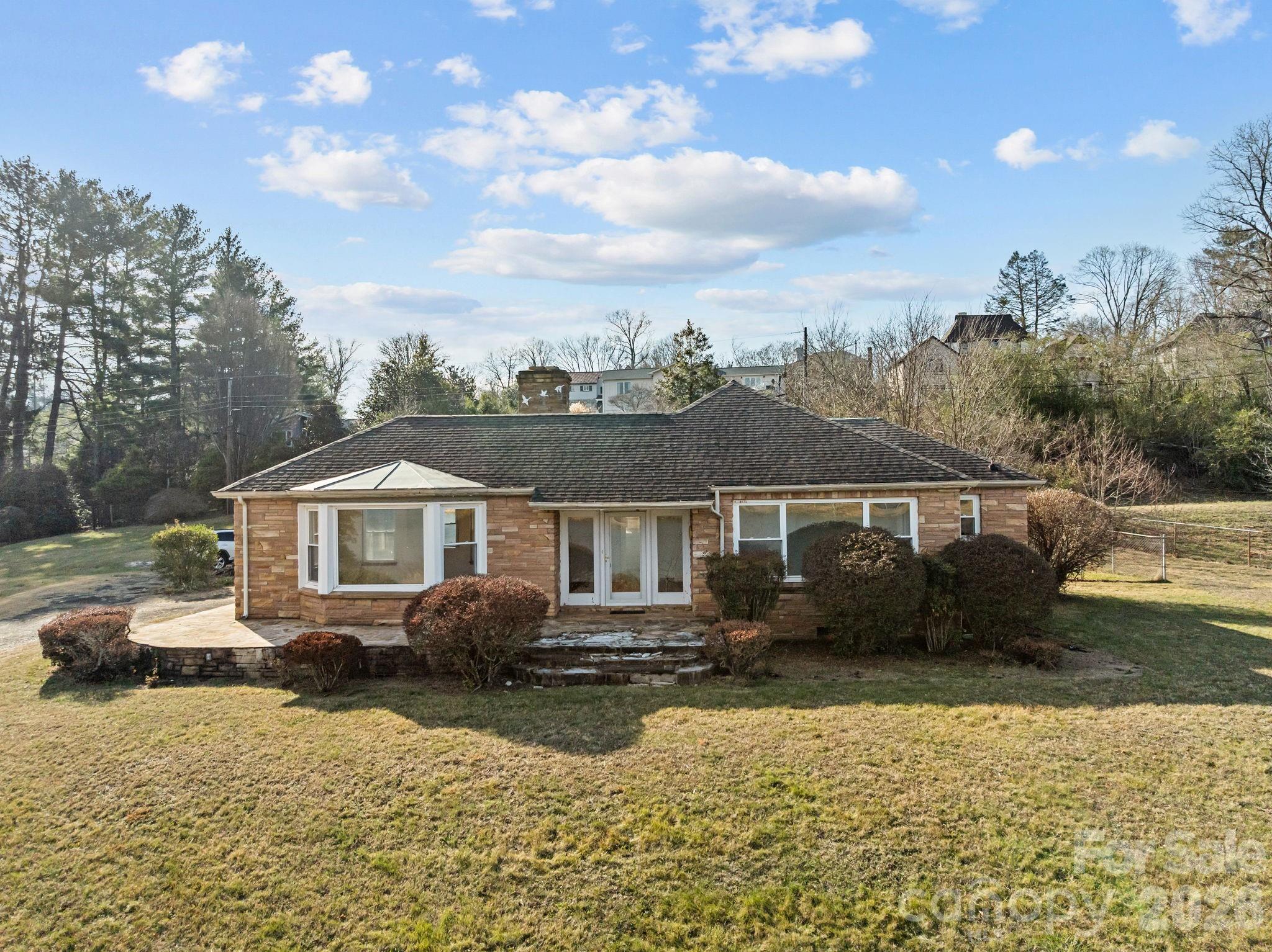 21 Edgewater Lane Asheville NC 28804