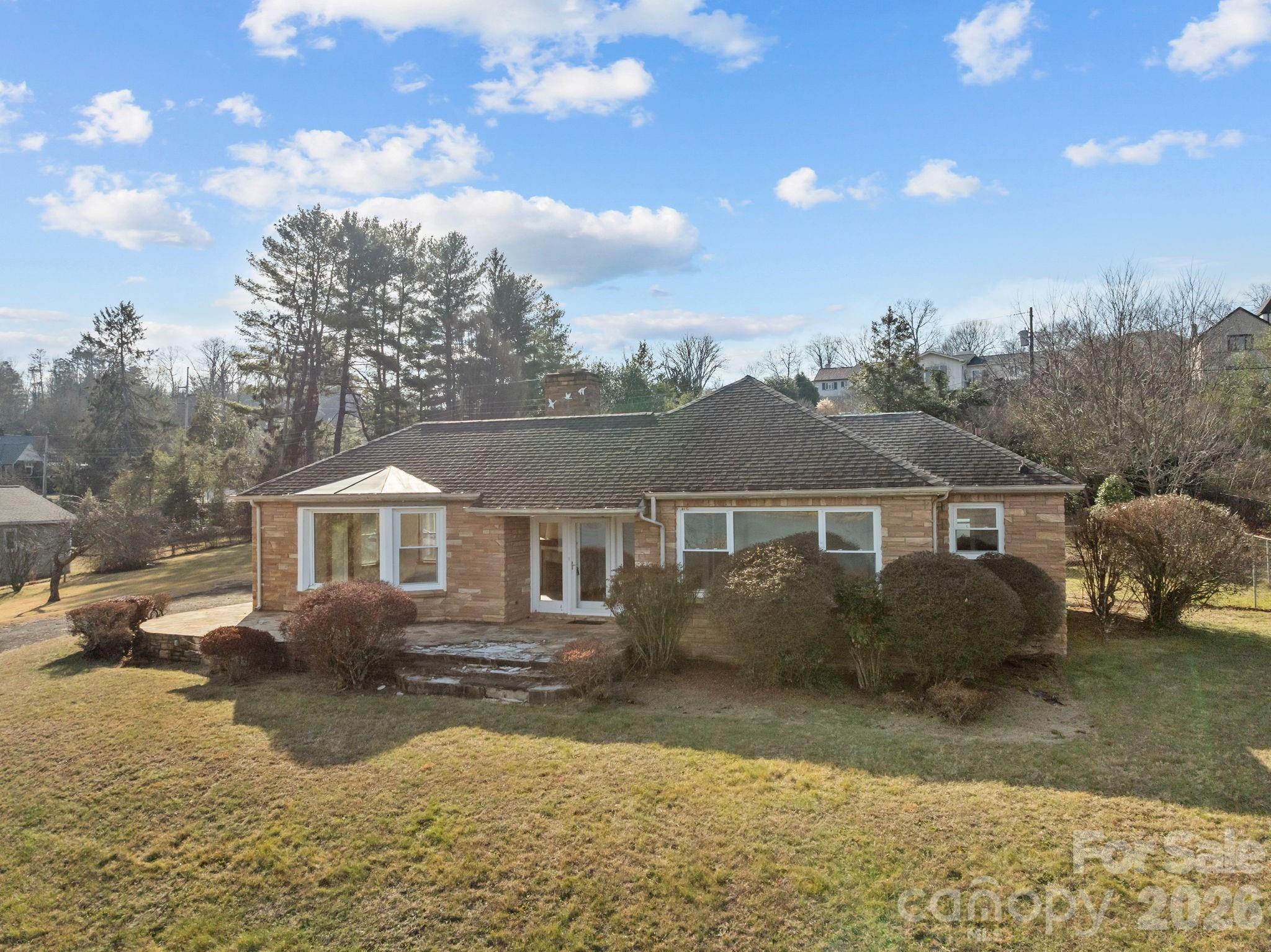 21 Edgewater Lane Asheville NC 28804