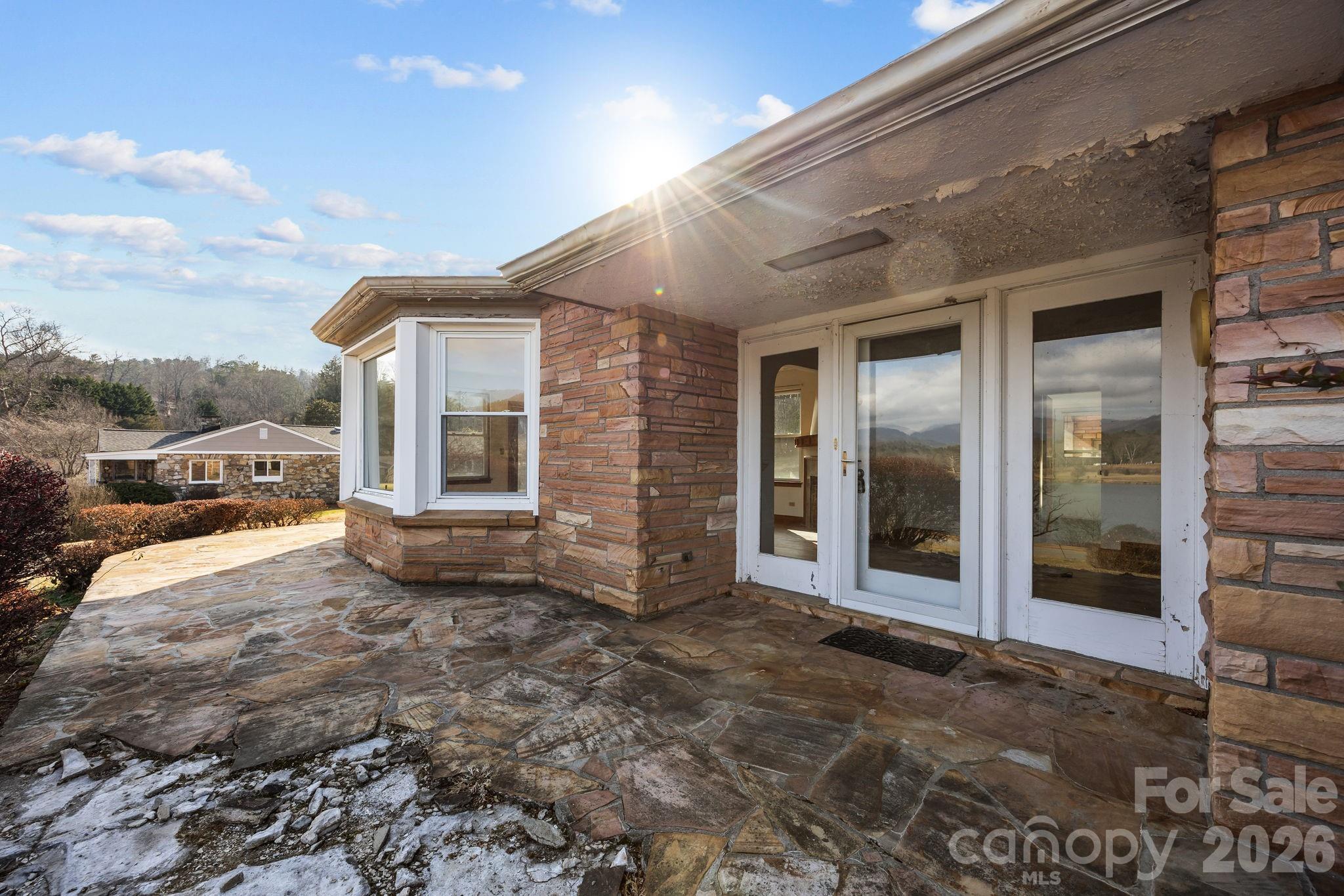 21 Edgewater Lane Asheville NC 28804