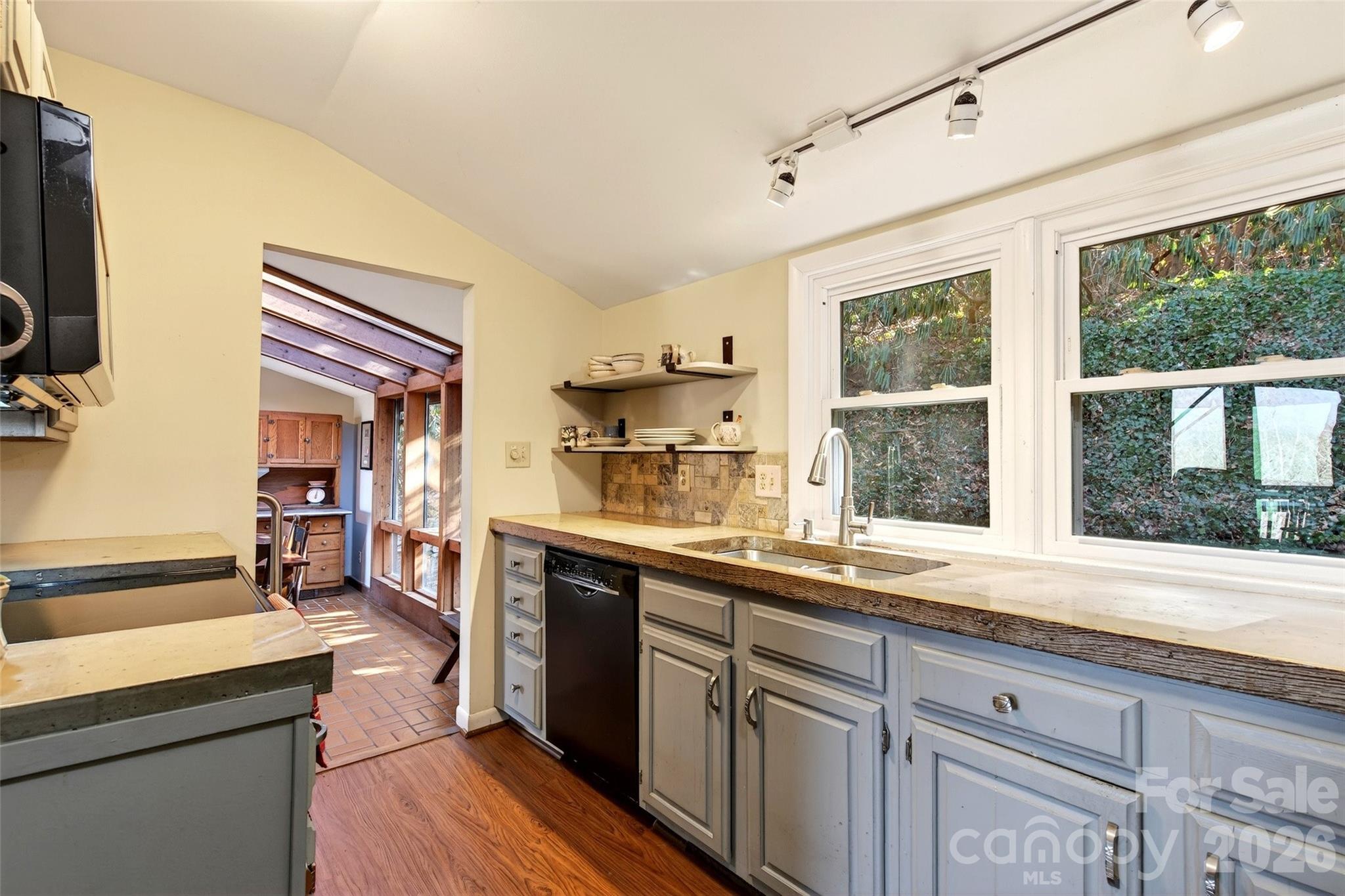 951,953,955,959 Nc 9 Highway Black Mountain NC 28711