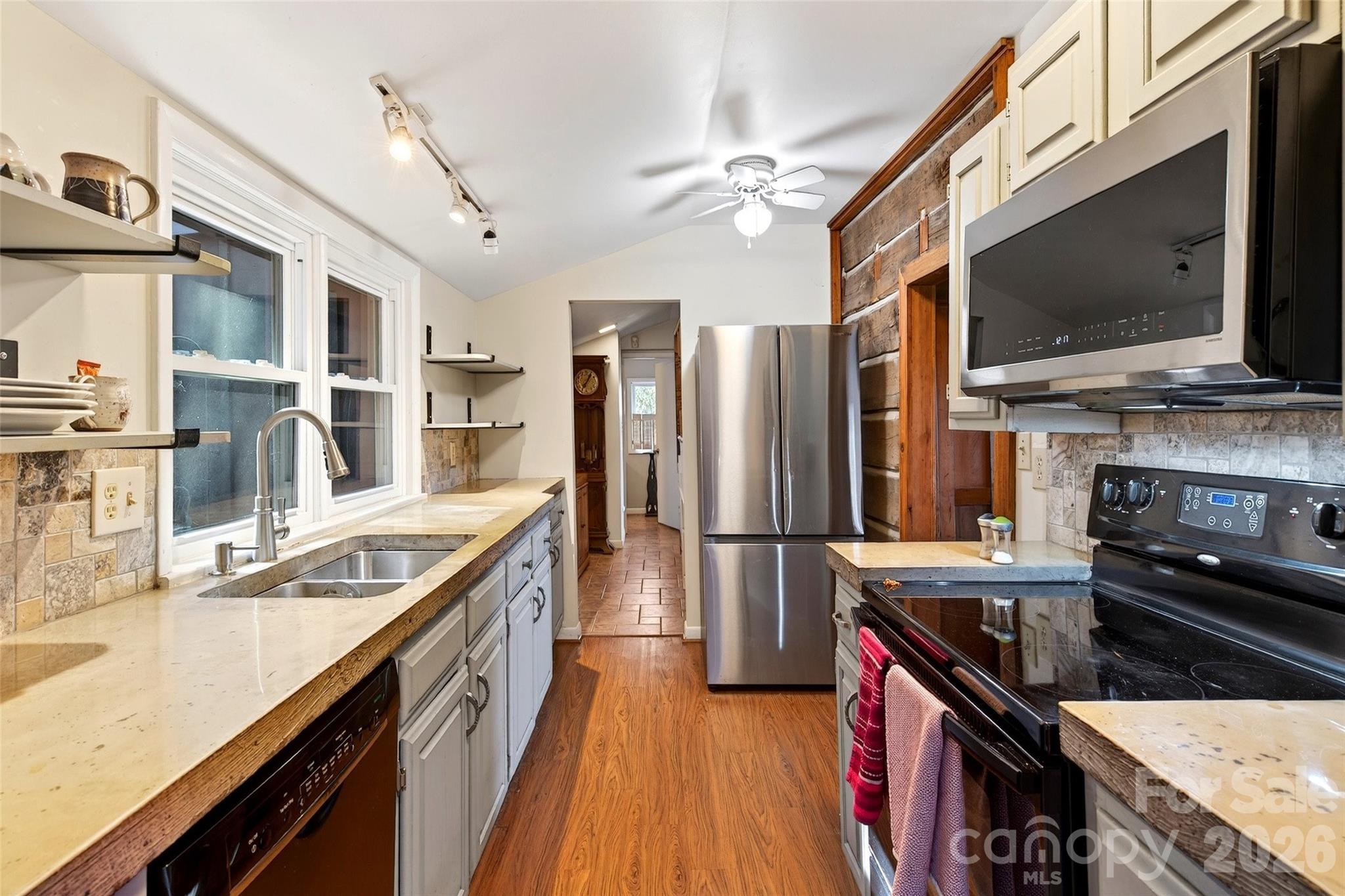 951,953,955,959 Nc 9 Highway Black Mountain NC 28711