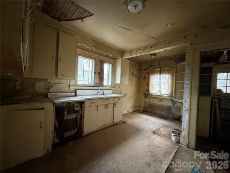 24 Dysart Street Asheville NC 28806