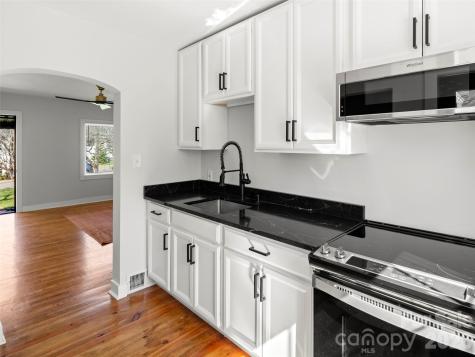 9 S Woodward Avenue Asheville NC 28804