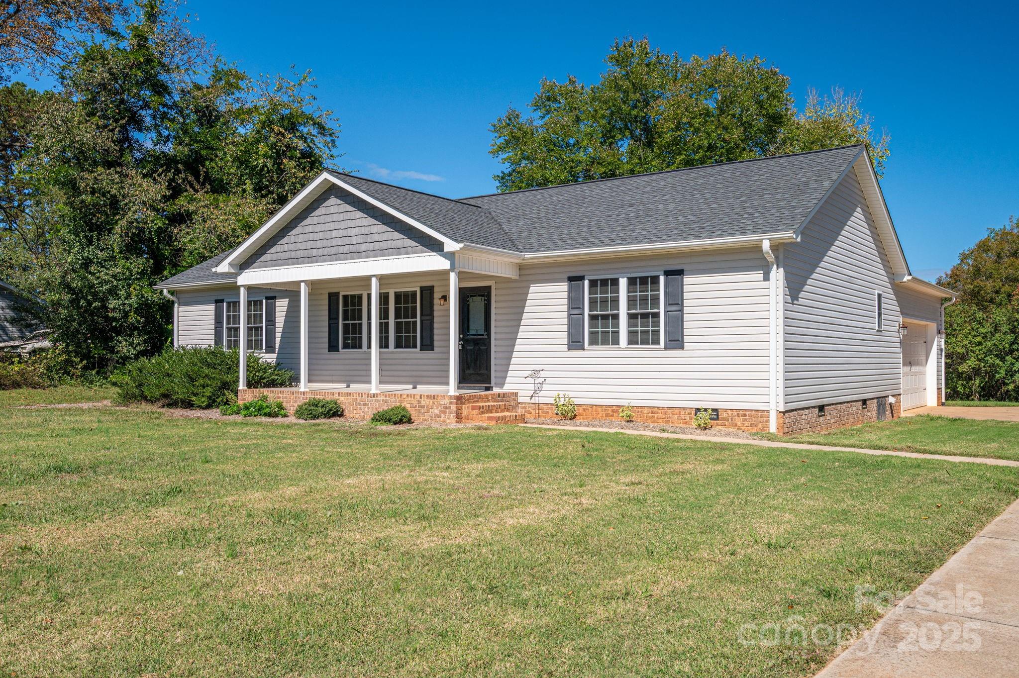 1478 Glenoaks Drive Newton NC 28658