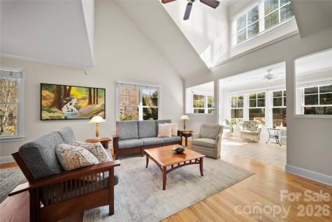 2 Meadow Vista Court Asheville NC 28803