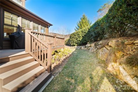 2 Meadow Vista Court Asheville NC 28803