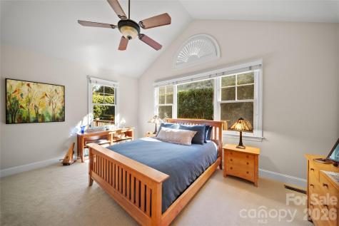 2 Meadow Vista Court Asheville NC 28803