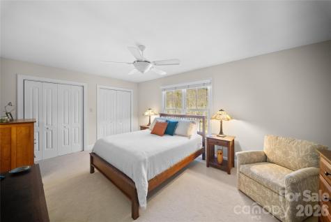 2 Meadow Vista Court Asheville NC 28803